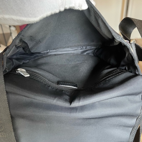 AUTHENTIC CROSSBODY BURBERRY BAG (UNISEX) - Picture 6 of 16